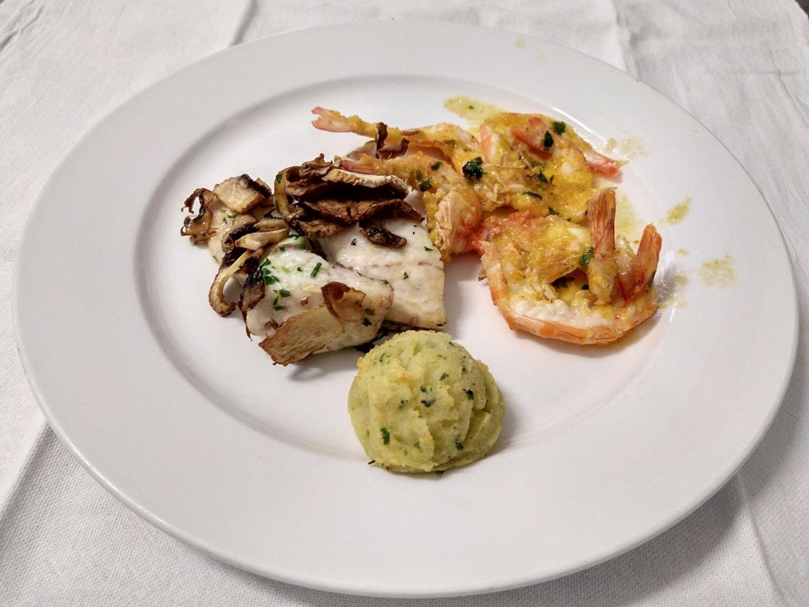 Hotel Ristorante Il Grillo アックアヴィーヴァ・ピチェーナ エクステリア 写真