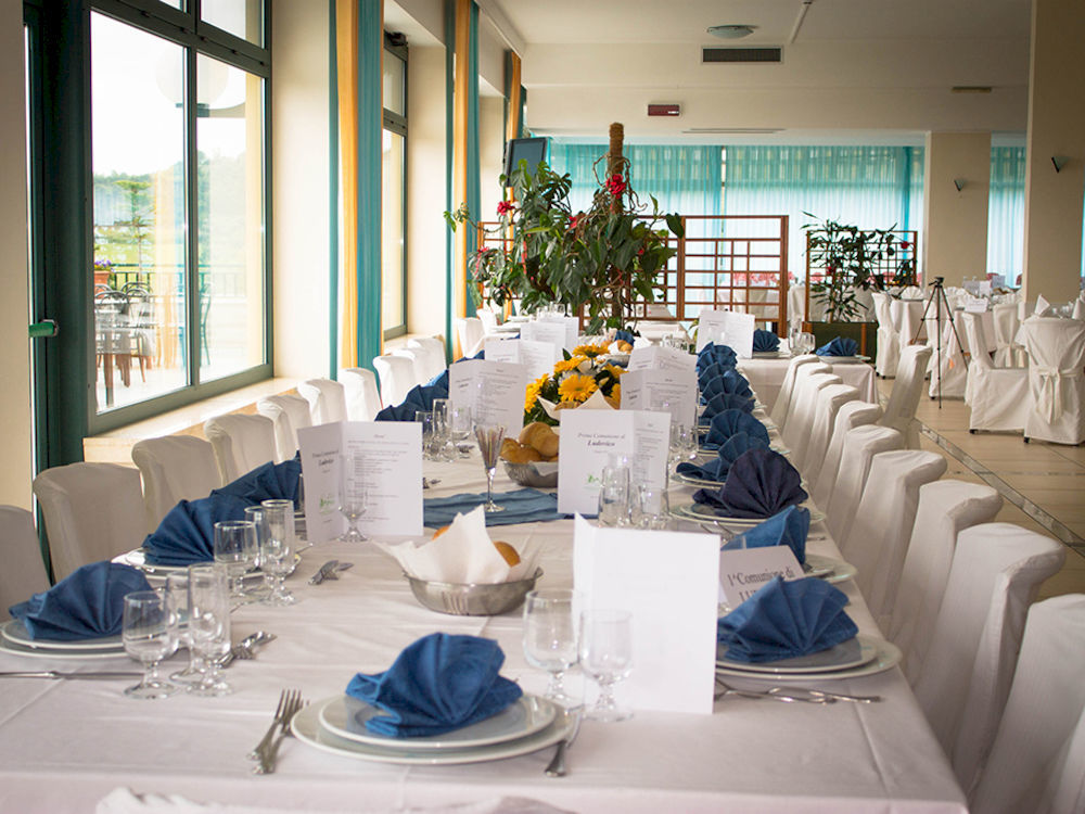 Hotel Ristorante Il Grillo アックアヴィーヴァ・ピチェーナ エクステリア 写真